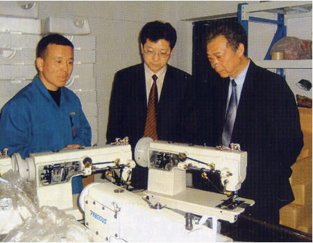 站在新的起点上 中国缝制机械协会王承康副理事长走访台州部分企业札记